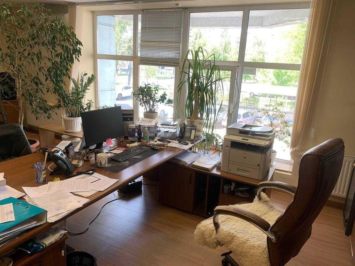 Office vul. Krakivs'ka 15/17, 209m2570683