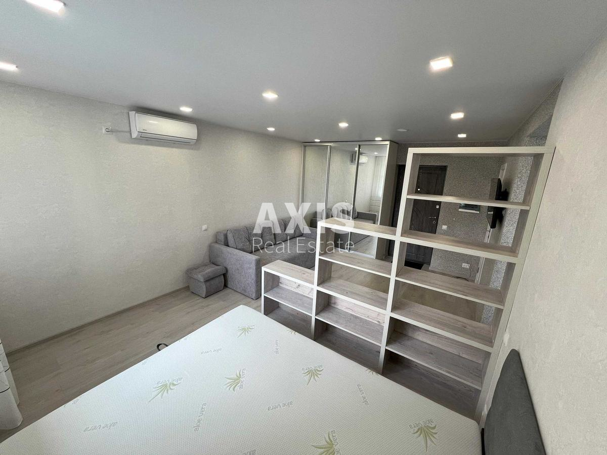 1k apartment vul. Myhajla Maksymovycha 322