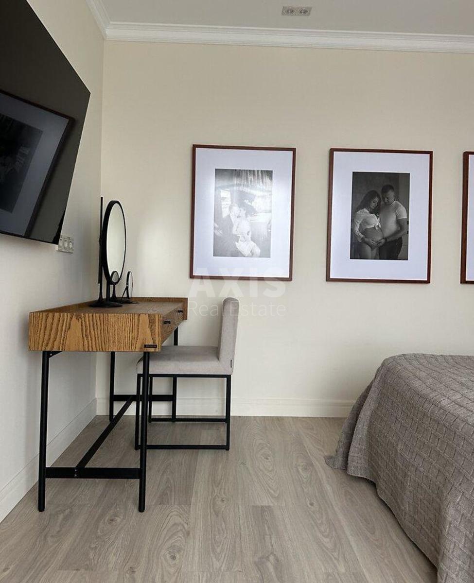 3k apartment vul. Lypkivs'kogo Vasylja Mytropolyta 16Г3