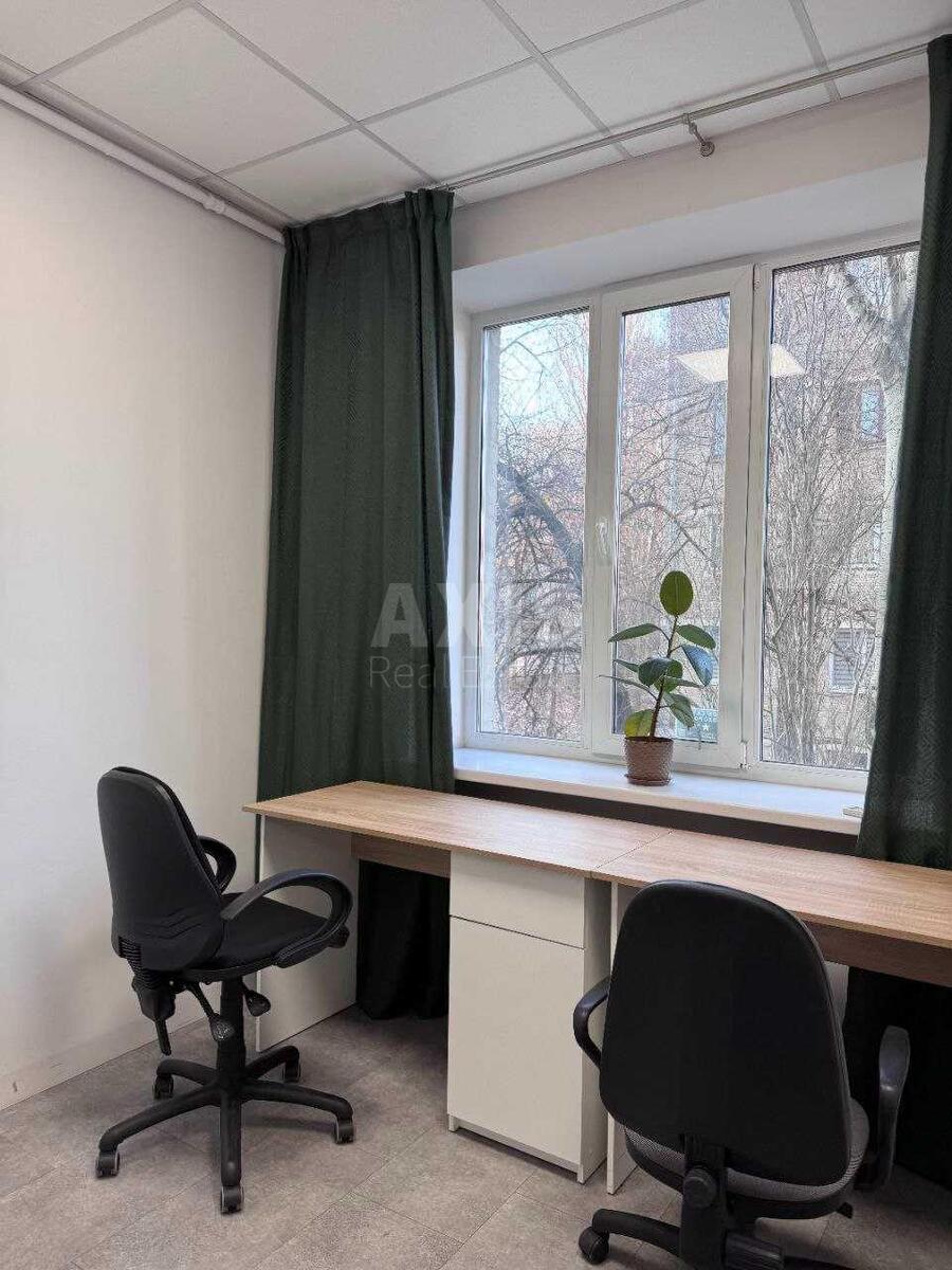 Office bul. Lesi Ukrai'nky 6, 60m28