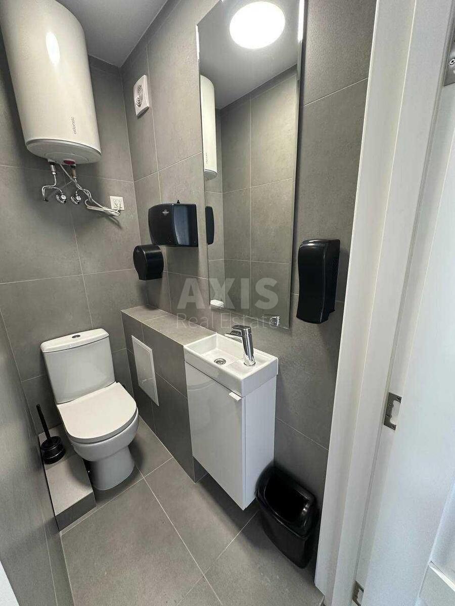 Trade object vul. Naberezhno-Hreshhatyc'ka 33, 50m2582119
