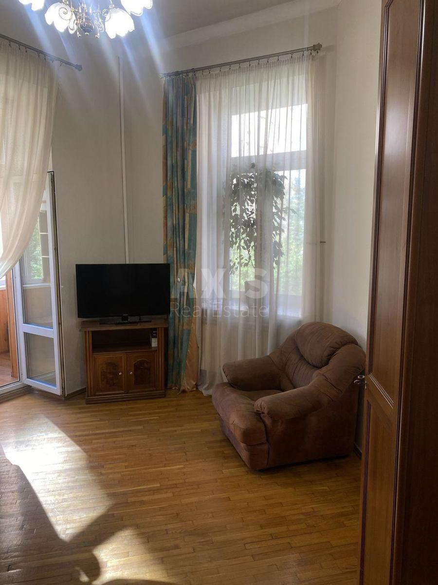 2k apartment vul. Zhyljans'ka 345
