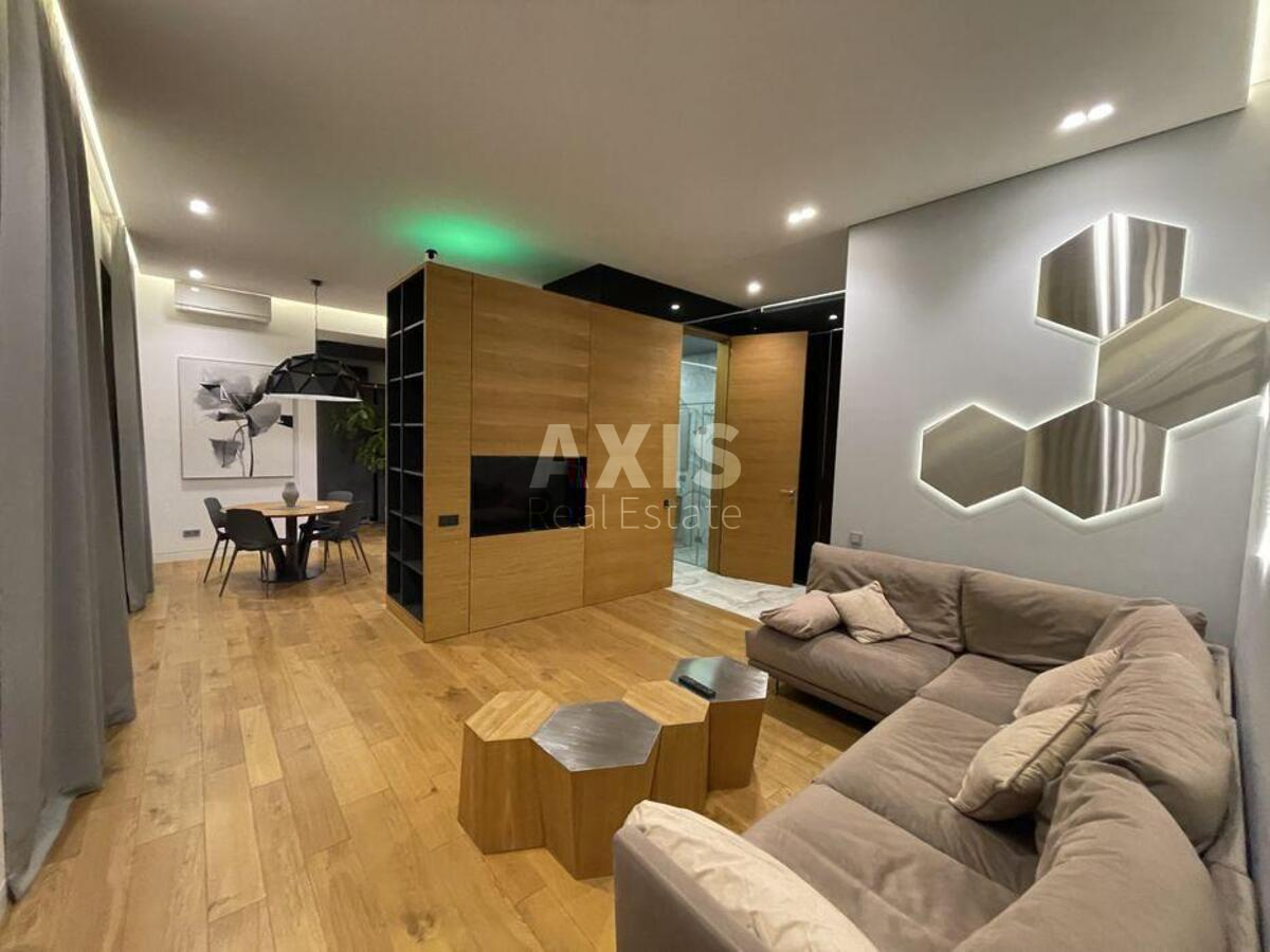 2k apartment vul. Ljuterans'ka 7/104