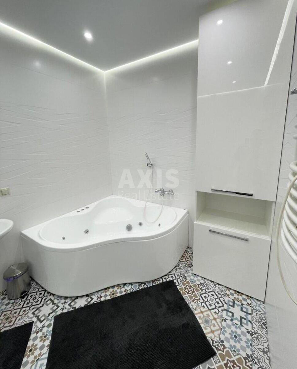 4k apartment vul. Kruglouniversytets'ka 3/57