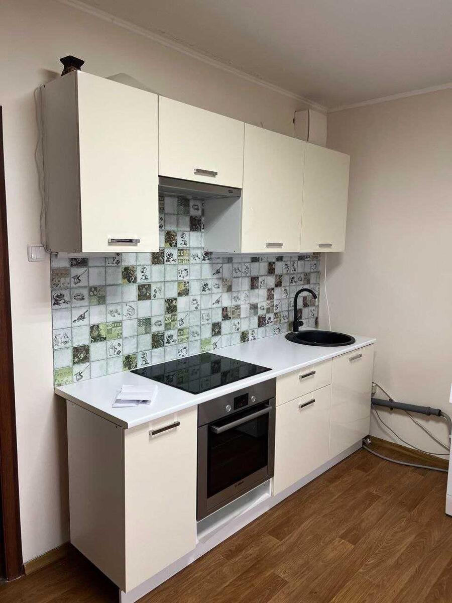 2k apartment vul. Vyshnjakivs'ka 4