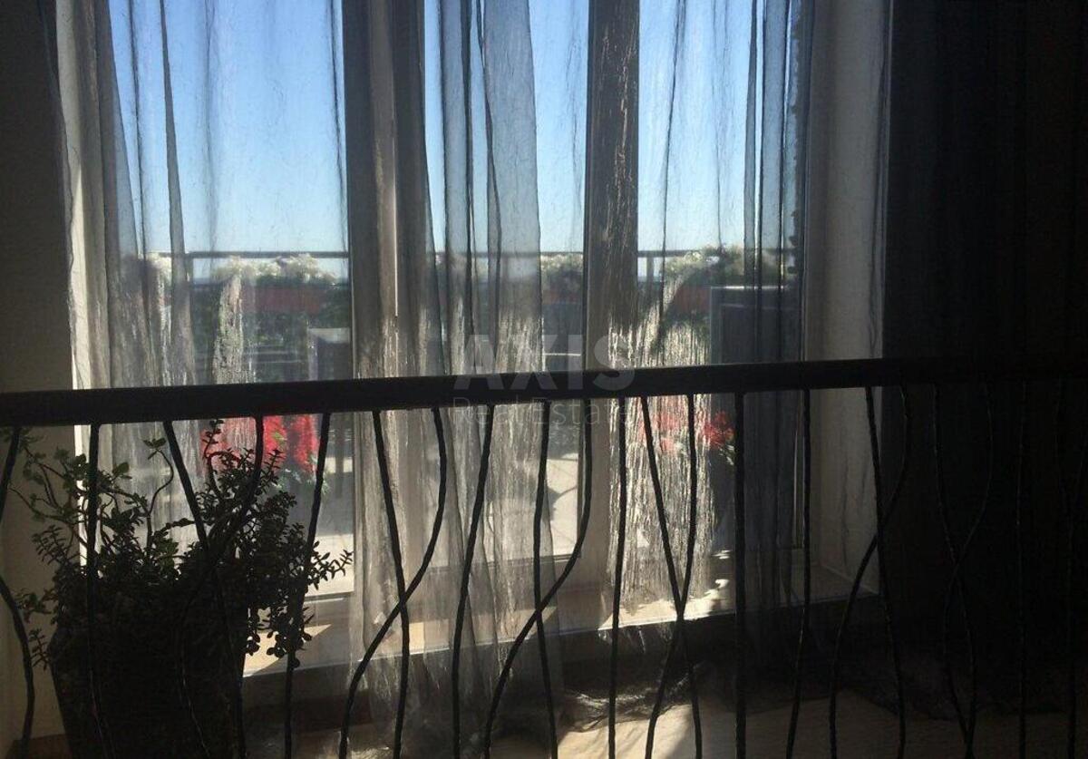 3k apartment vul. Ahmatovoi' Anny 13Г595027