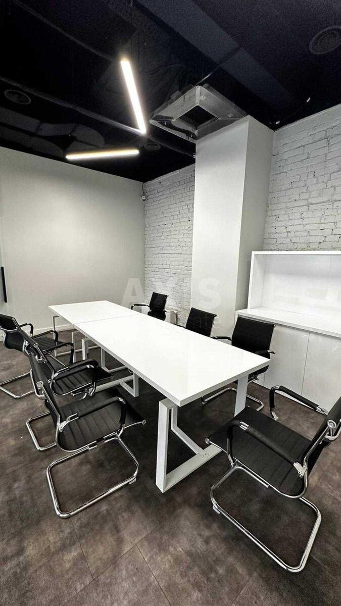 Office vul. Zhyljans'ka 59, 450m21