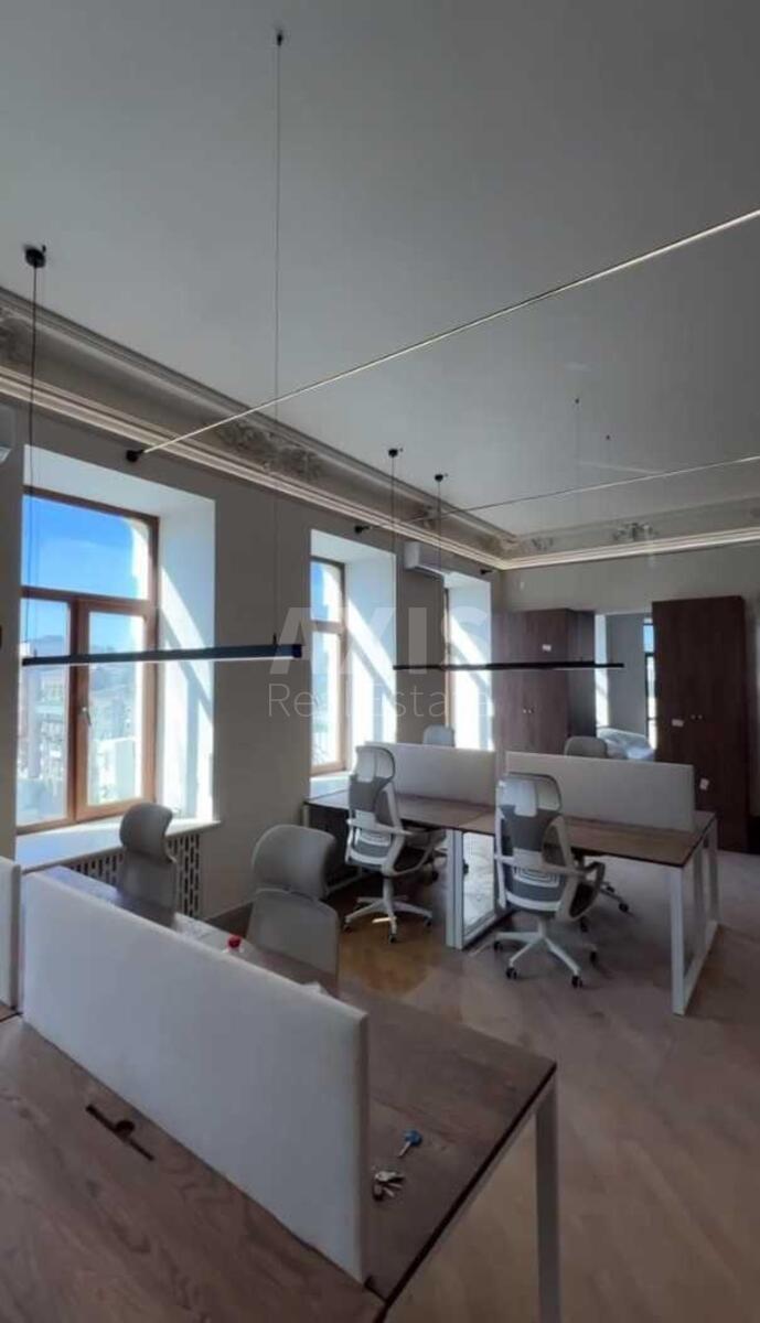 Office vul. Velyka Vasyl'kivs'ka 43, 115m29