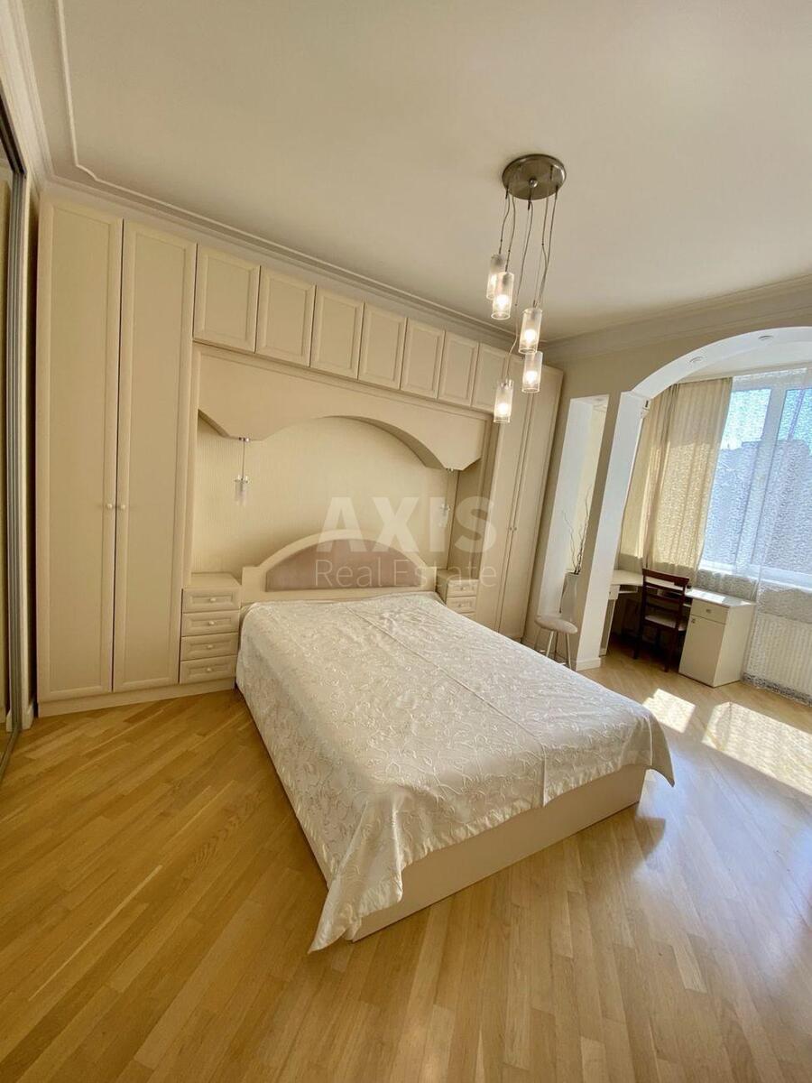 3k apartment vul. Pavlivs'ka 1710