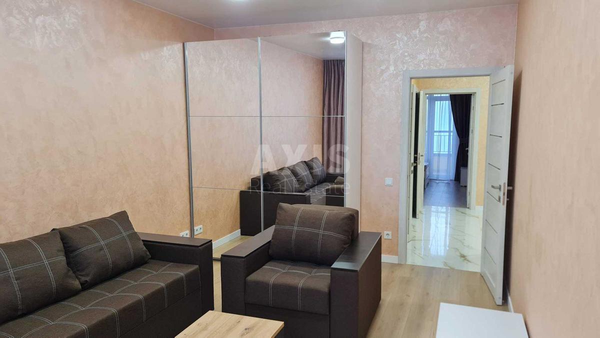 3k apartment vul. Radchenka Petra 272