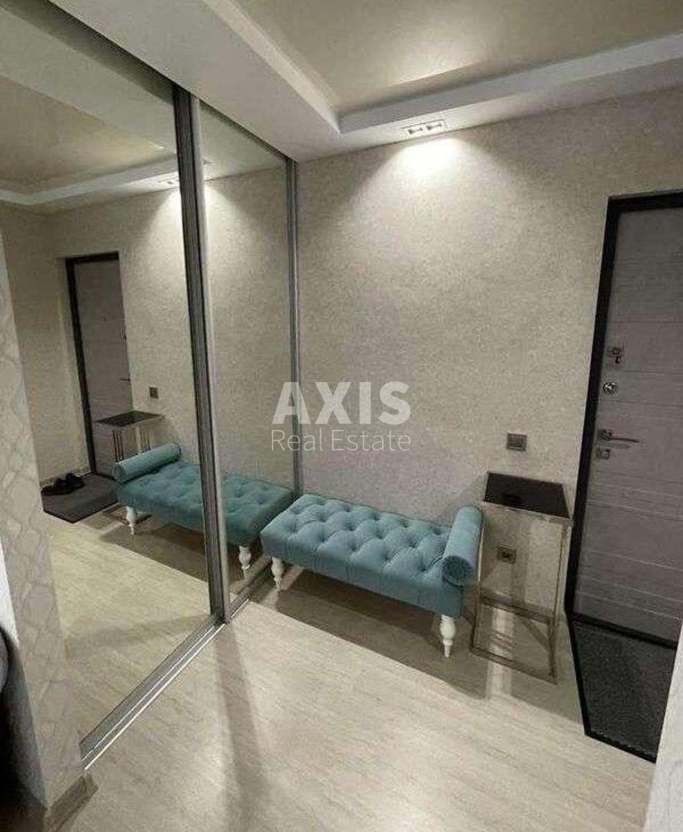 1k apartment vul. Serafymovycha 175