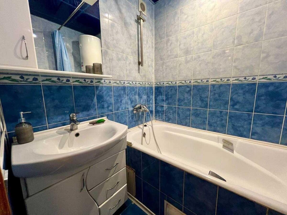 2k apartment vul. Lobanovs'kogo 146