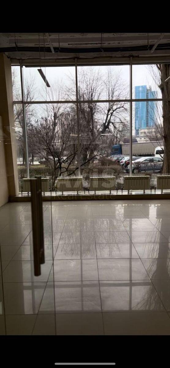 Trade object vul. Lypkivs'kogo Vasylja Mytropolyta 1, 40m22