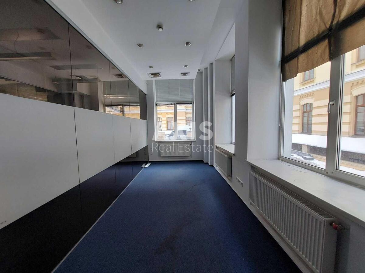Office vul. Bul'varno-Kudrjavs'ka 24, 783m2562980