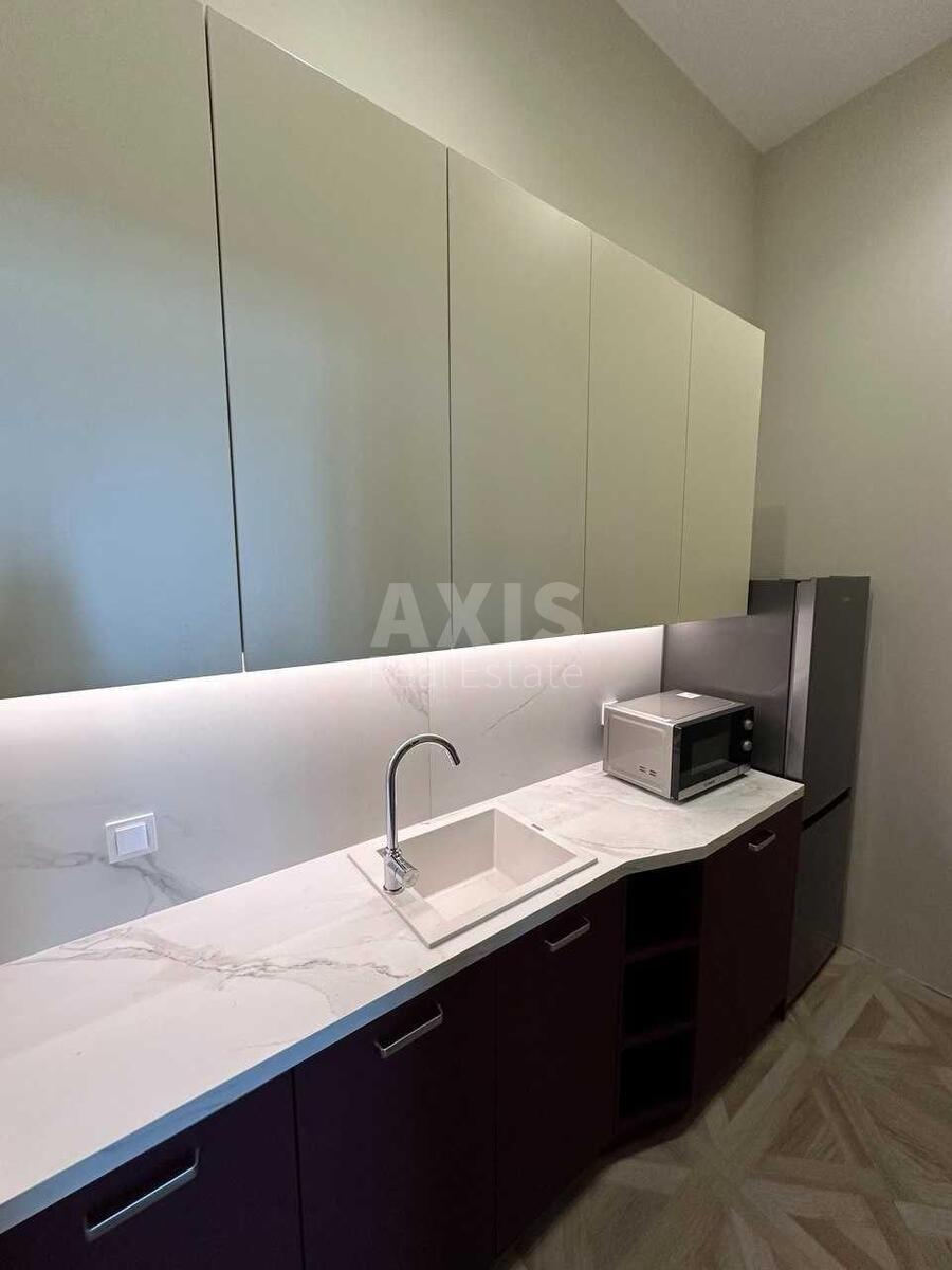 Office vul. Rustaveli Shota 15Б, 135m28
