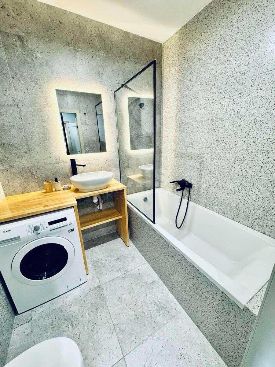 1k apartment pr-t Bazhana Mykoly 17601970