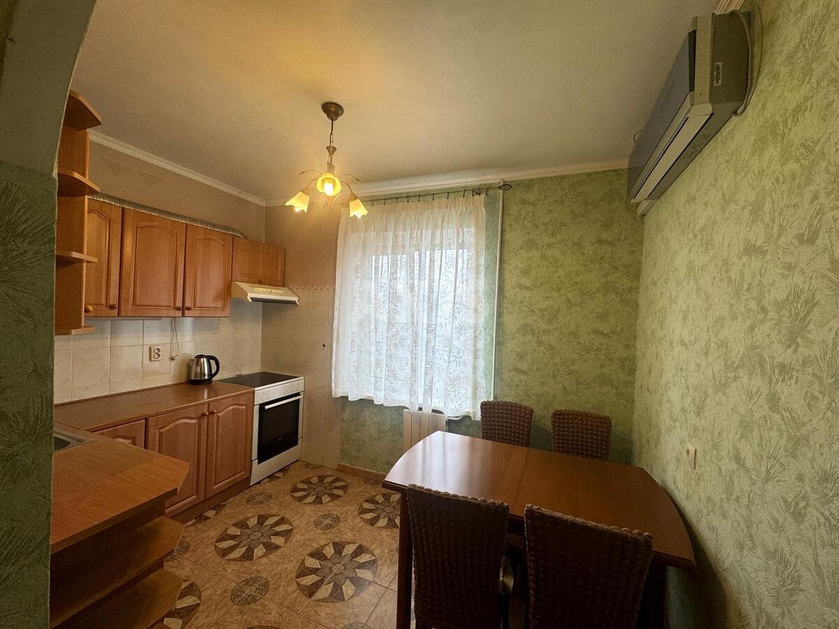 2k apartment vul. Sribnokil's'ka 16615231