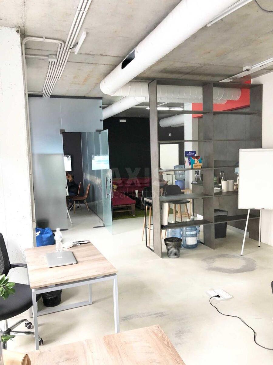 Office vul. Vozdvyzhens'ka 51А, 650m2568828