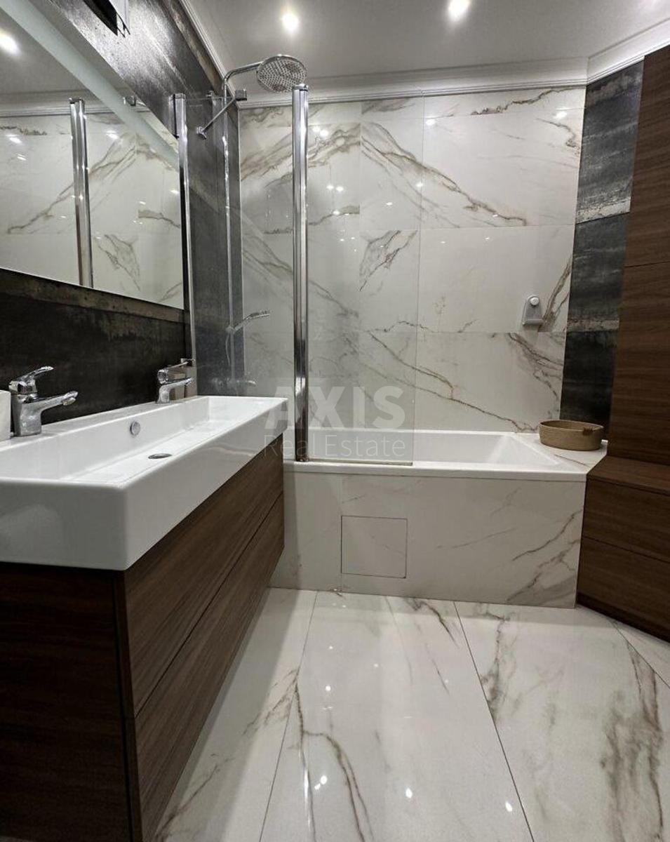3k apartment vul. Lypkivs'kogo Vasylja Mytropolyta 16Г4