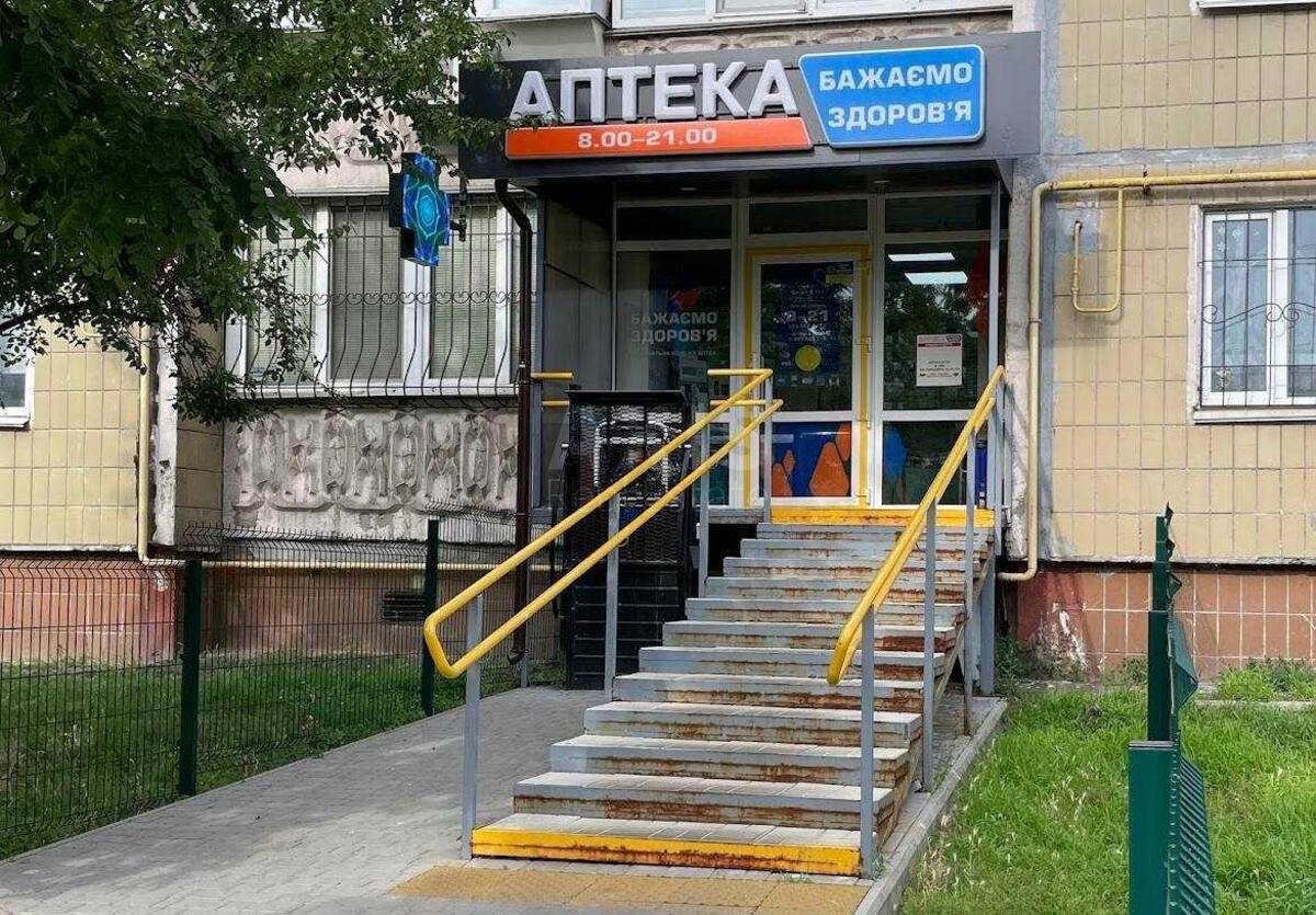 Объект торговли ул. Ревуцкого 35, 78м2566182