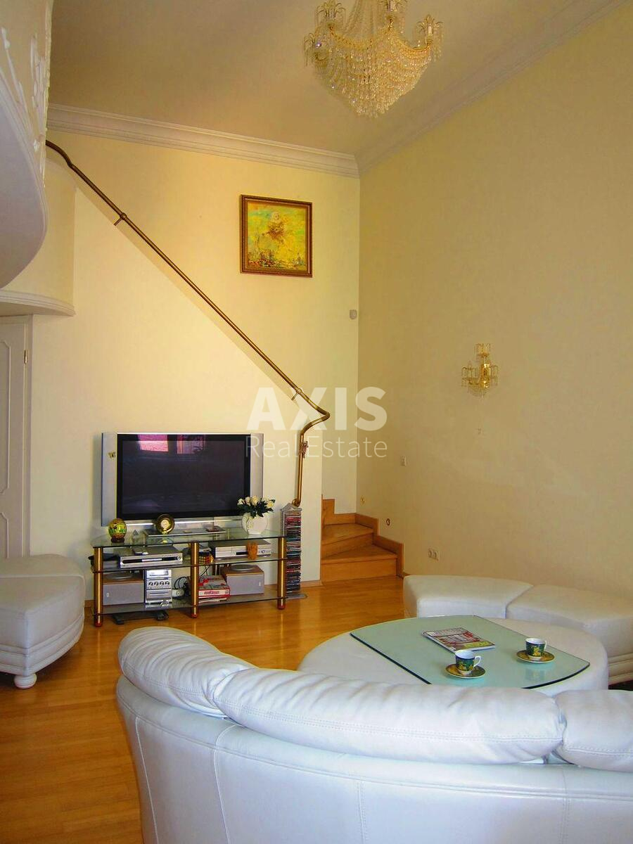 2k apartment vul. Jevgena Konoval'cja 34