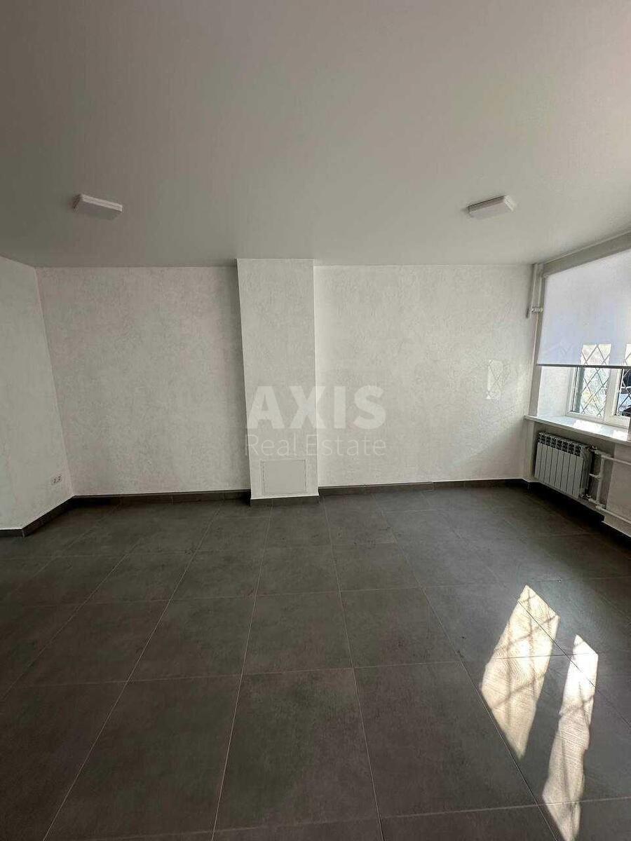 Trade object vul. Naberezhno-Hreshhatyc'ka 33, 50m25821110