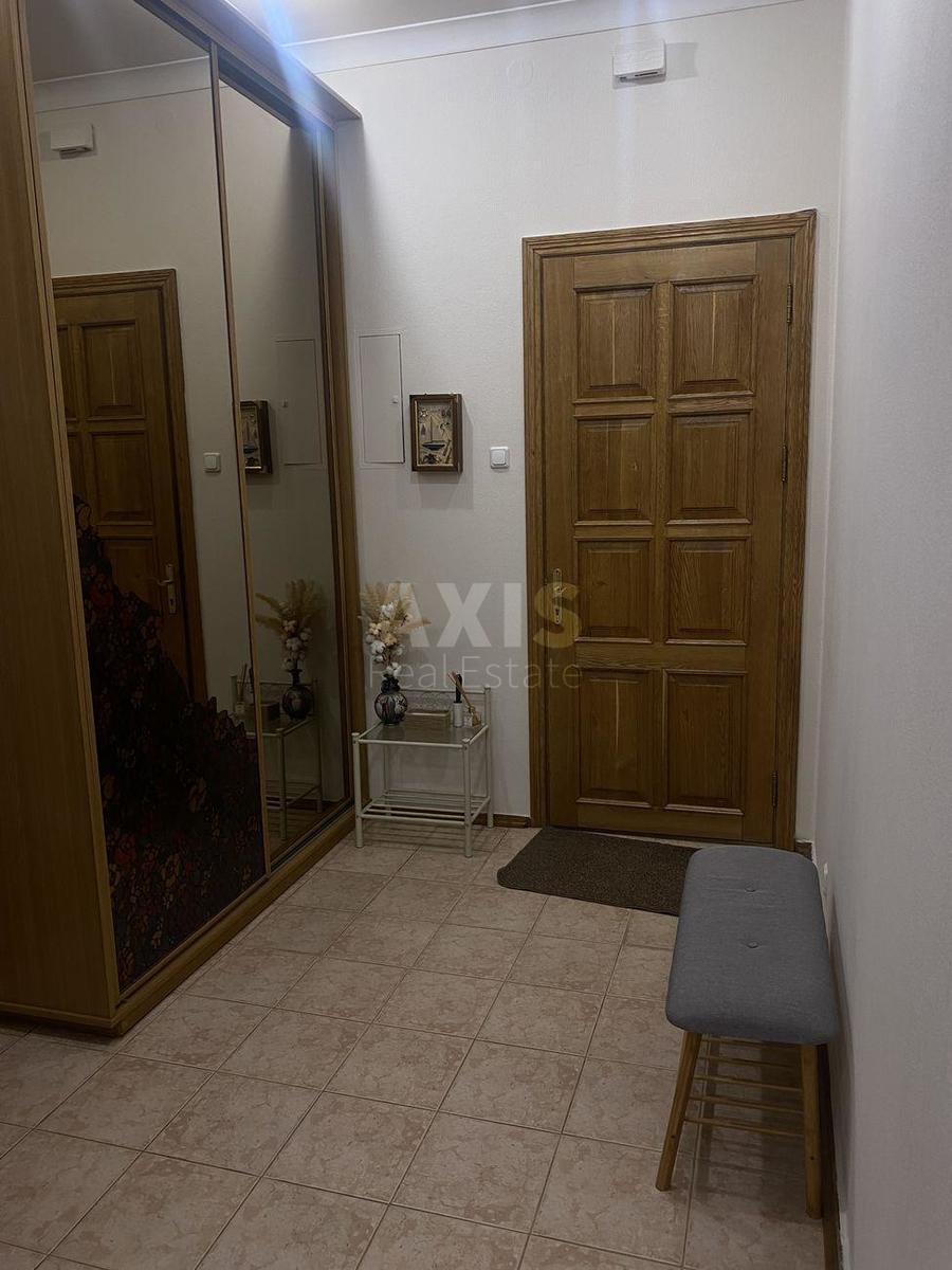 2k apartment vul. Zhyljans'ka 346