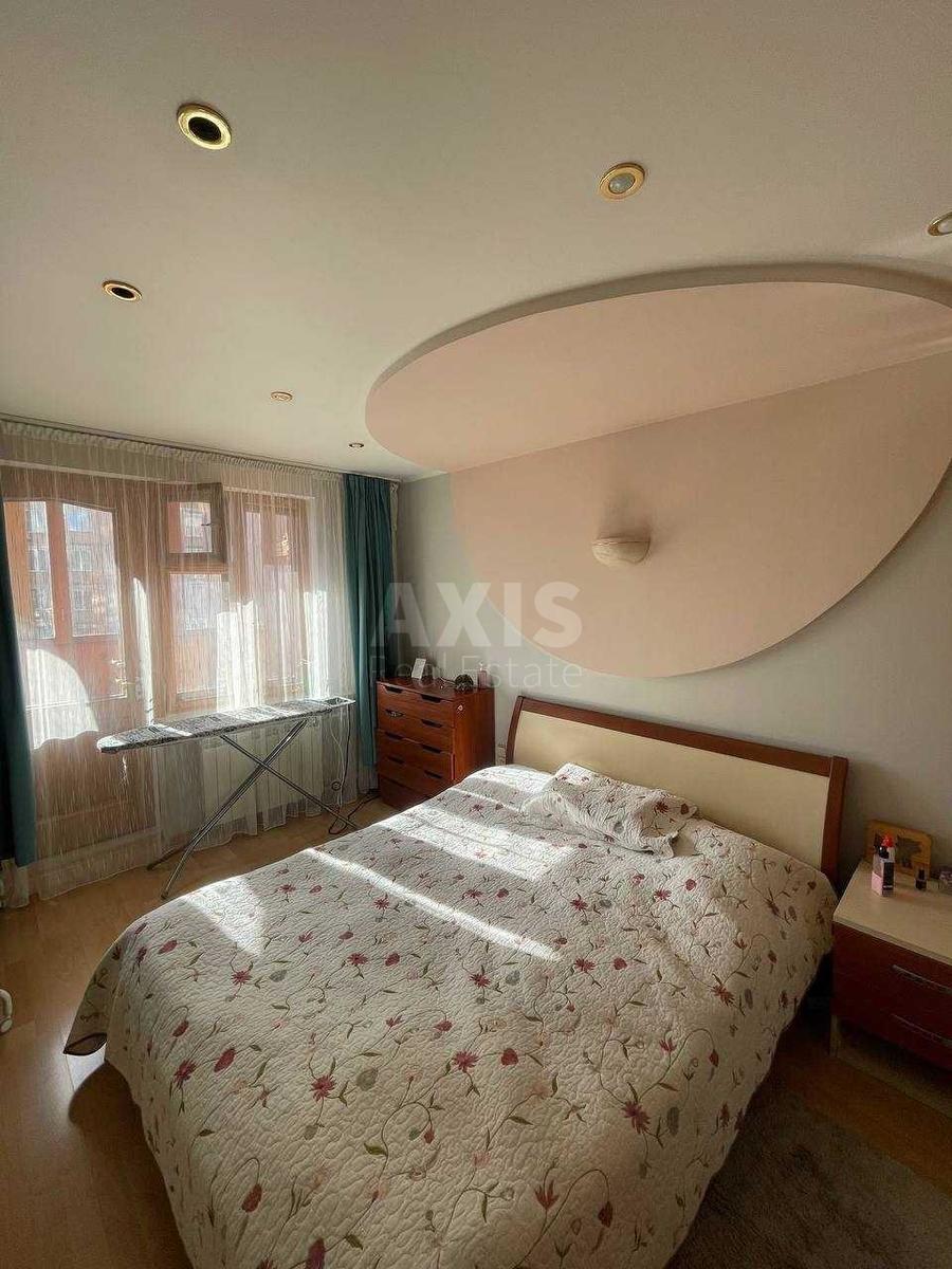 3k apartment vul. Zlatoustivs'ka 44/224