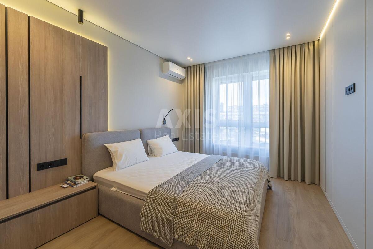 3k apartment prov. Uzhgorods'kyj 4/1576087