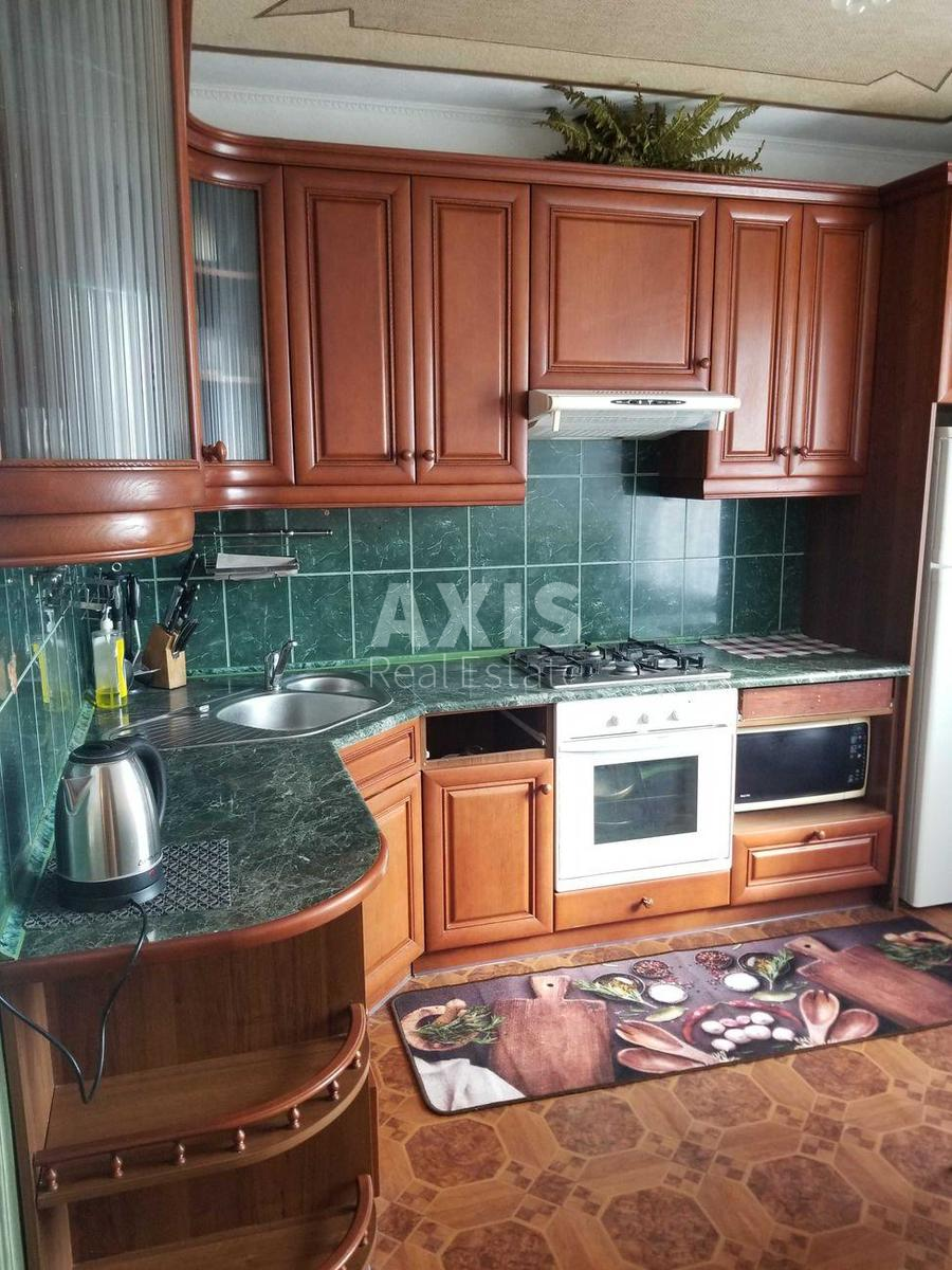 3k apartment vul. Jevgena Konoval'cja 44а