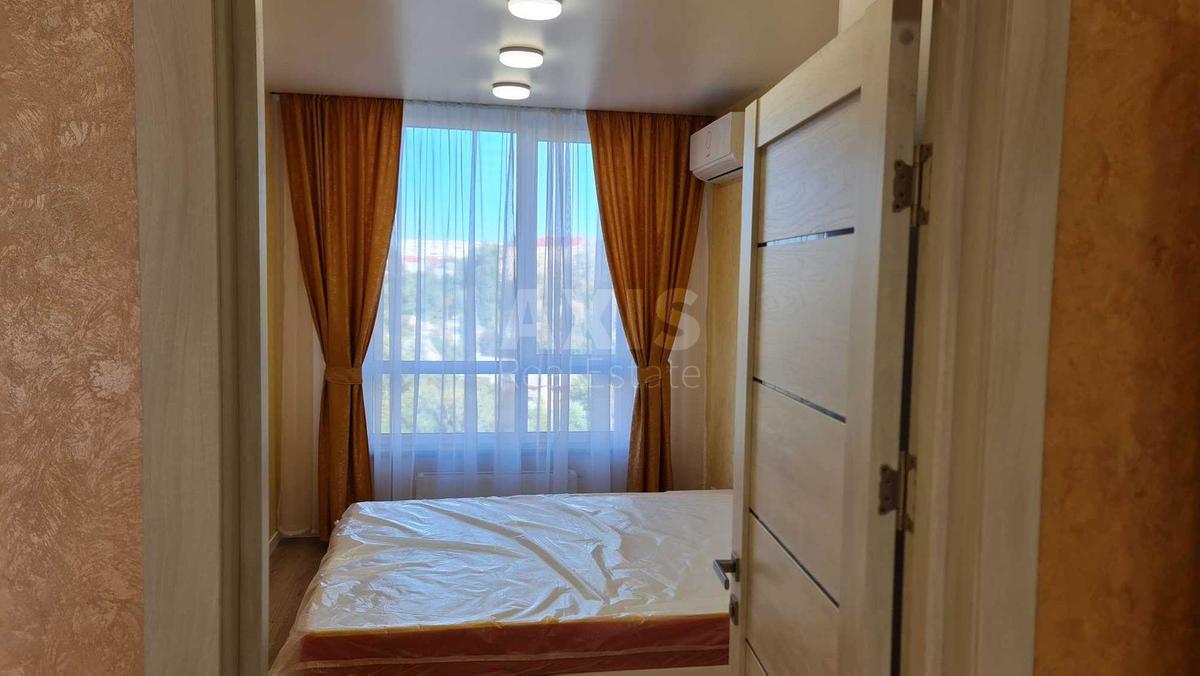 3k apartment vul. Radchenka Petra 273