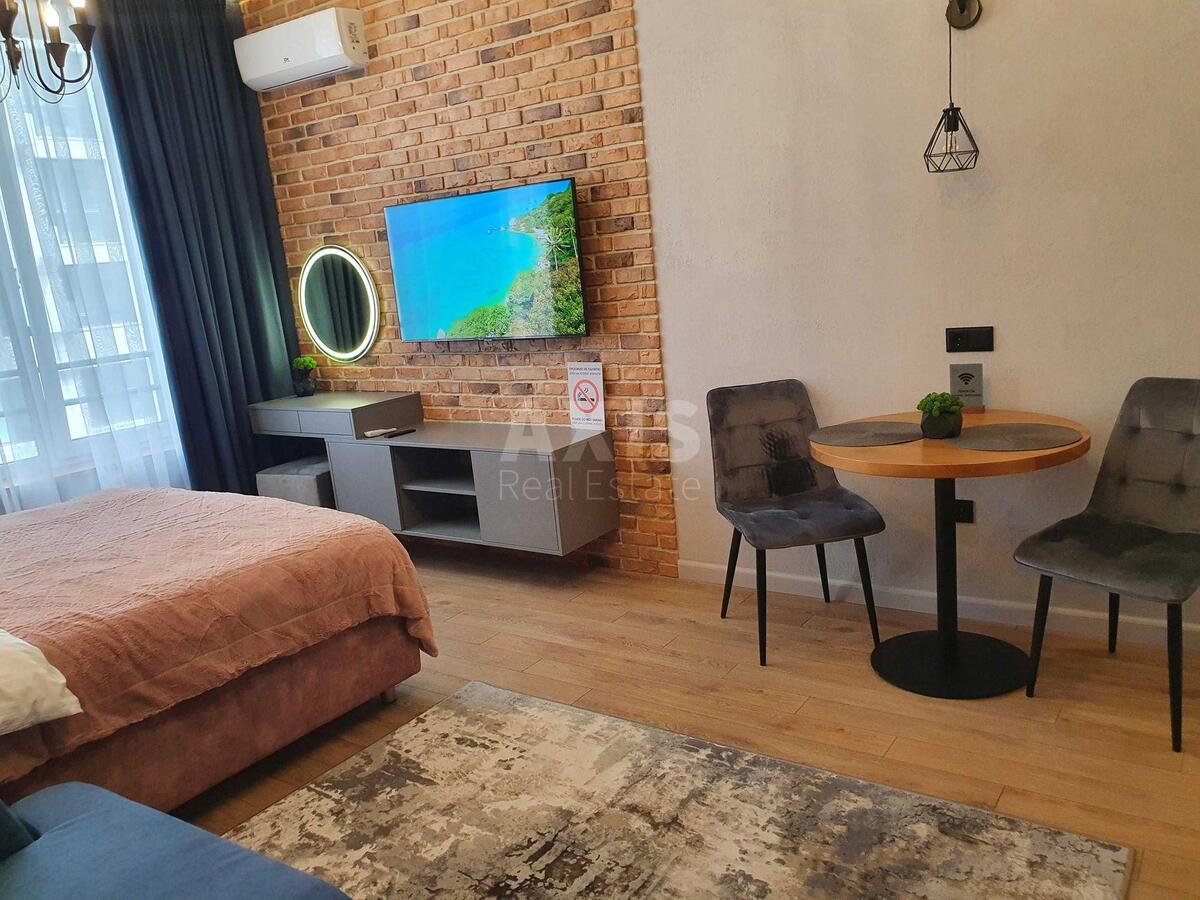 1k apartment vul. Bul'varno-Kudrjavs'ka 170