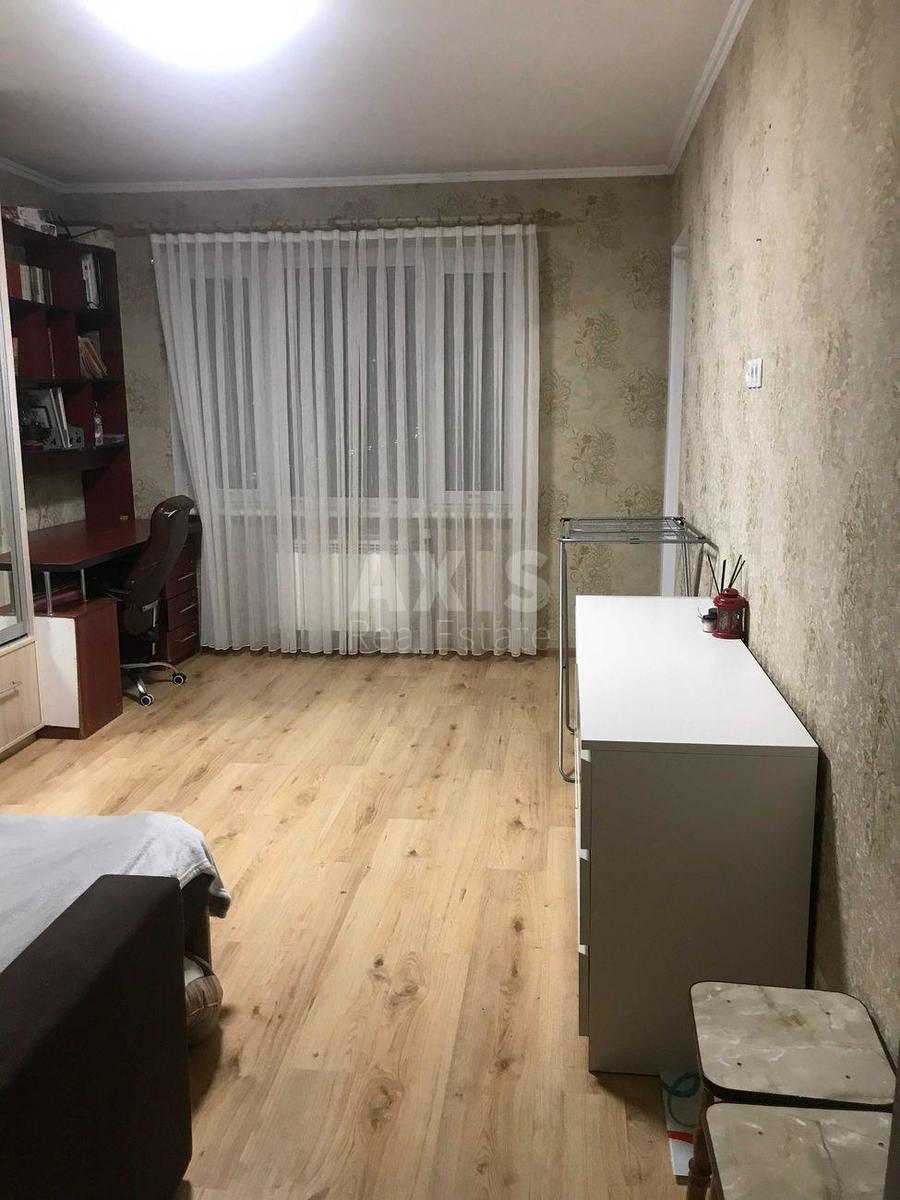 1k apartment vul. Myloslavs'ka 2