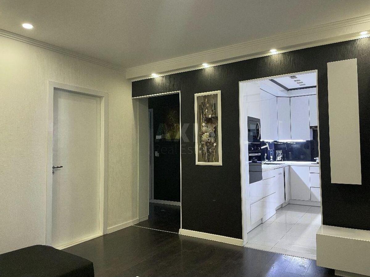 3k apartment vul. Myloslavs'ka 47А4
