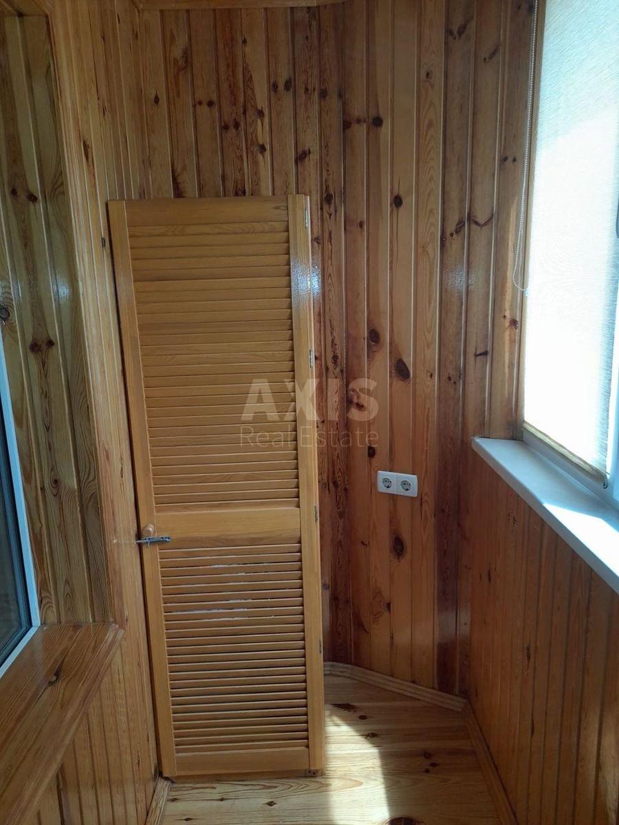 2k apartment vul. Urlivs'ka 348