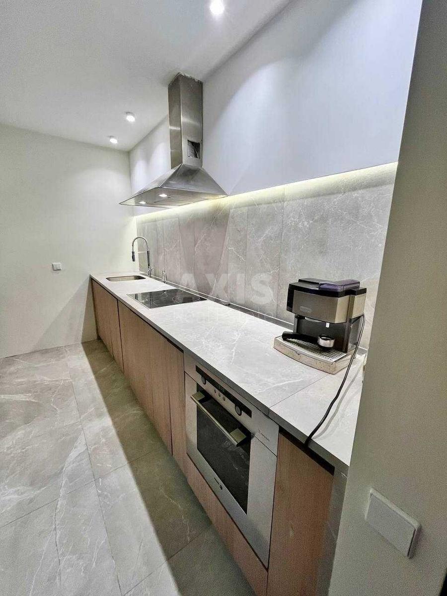 3k apartment vul. Bal'zaka Onore de 55В