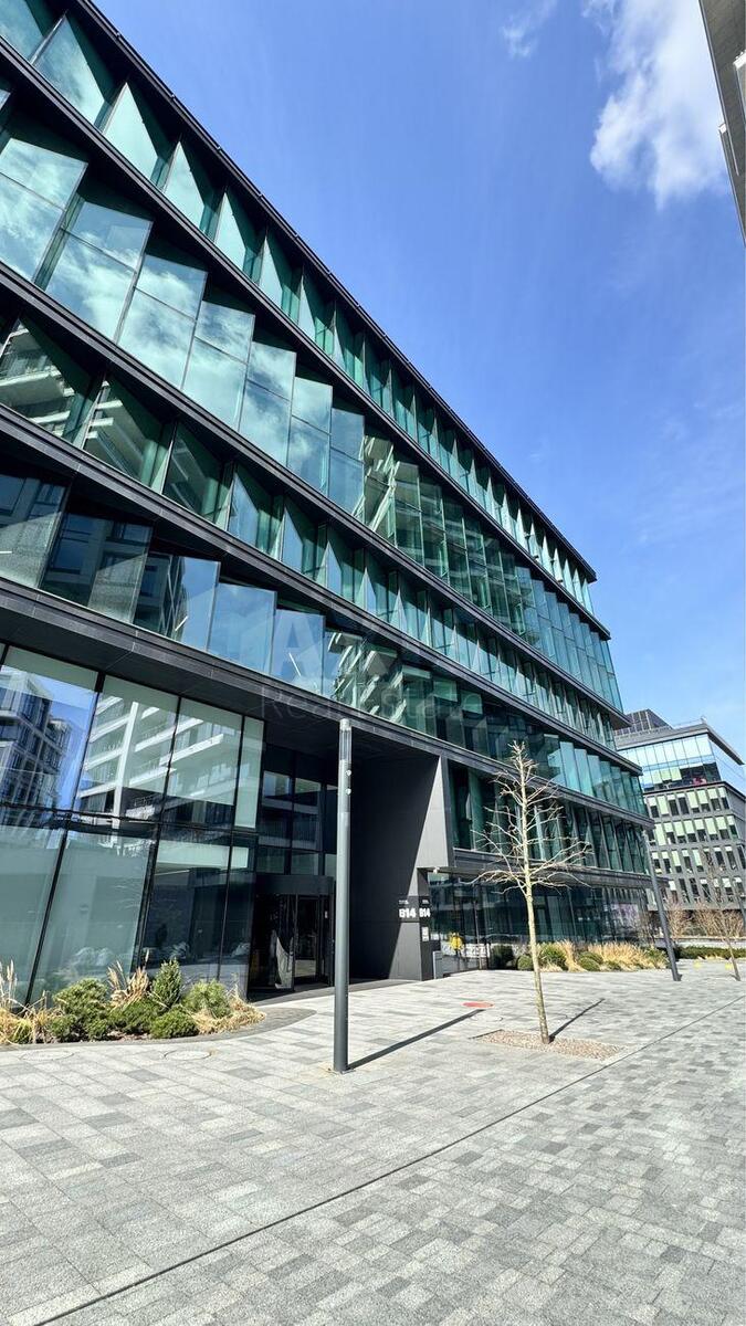 Office vul. Hohlovyh Sim'i' 8, 743m2