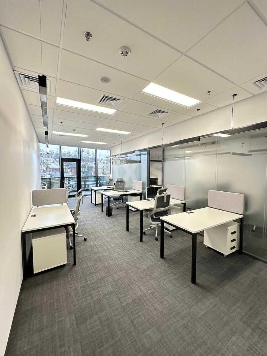 Office vul. Strutyns'kogo Sergija 13/15, 372m29