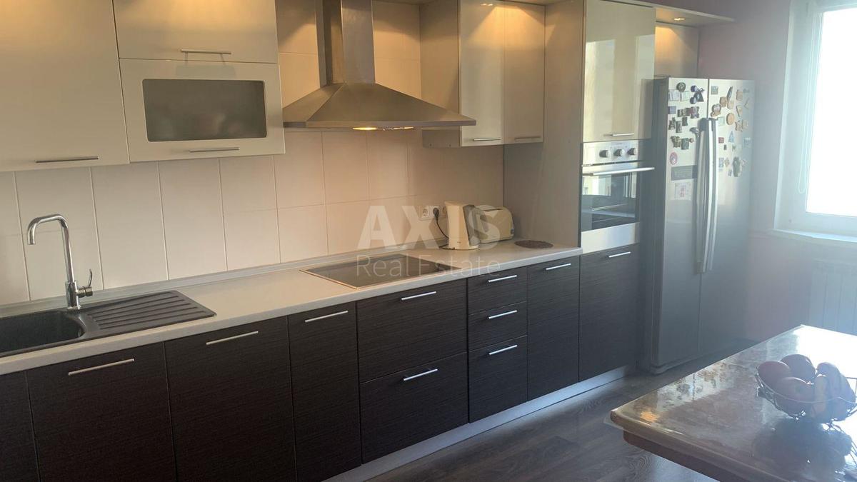 3k apartment vul. Urlivs'ka 151