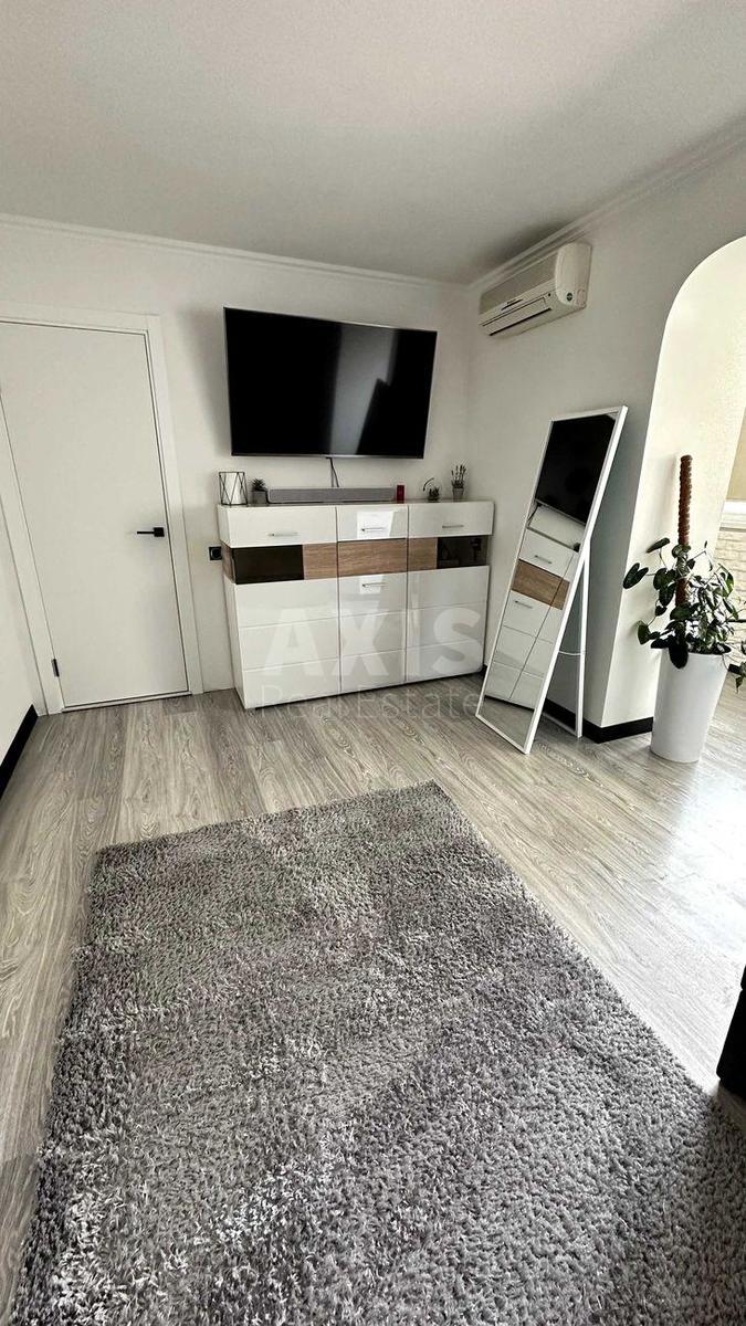 2k apartment vul. Bogatyrs'ka 6/18