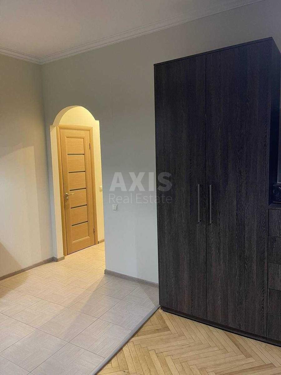 2k apartment vul. Volodymyrs'ka 74