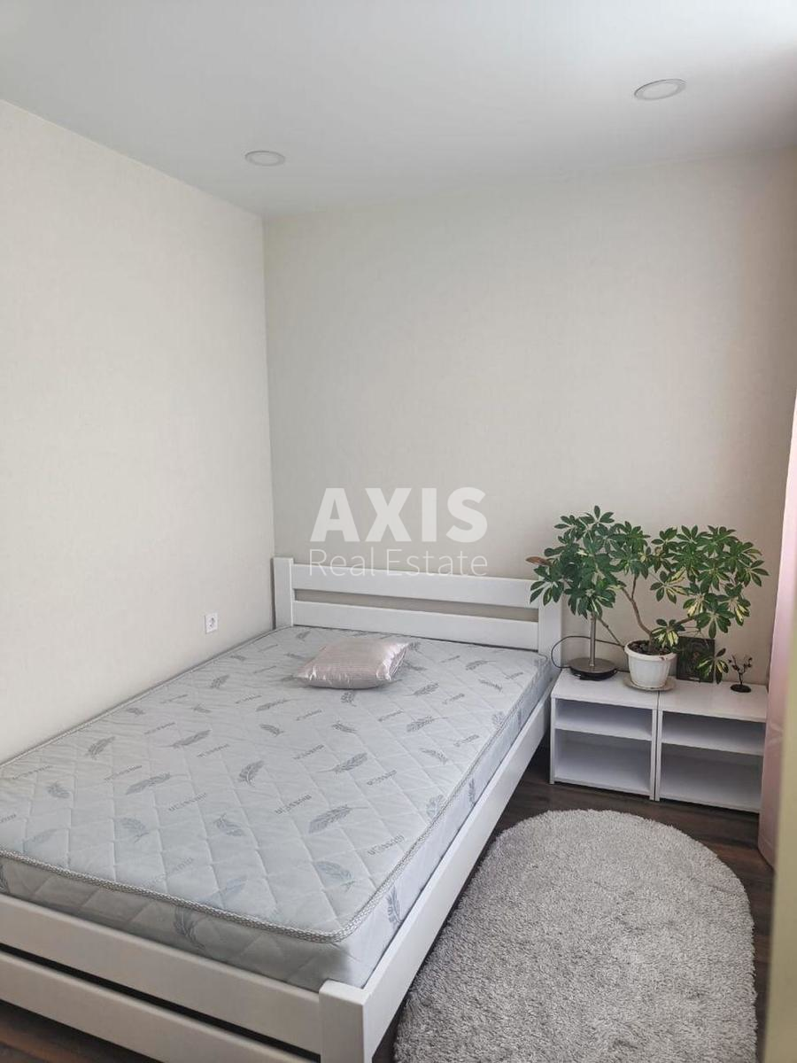 2k apartment vul. Bulahovs'kogo Akademika 24