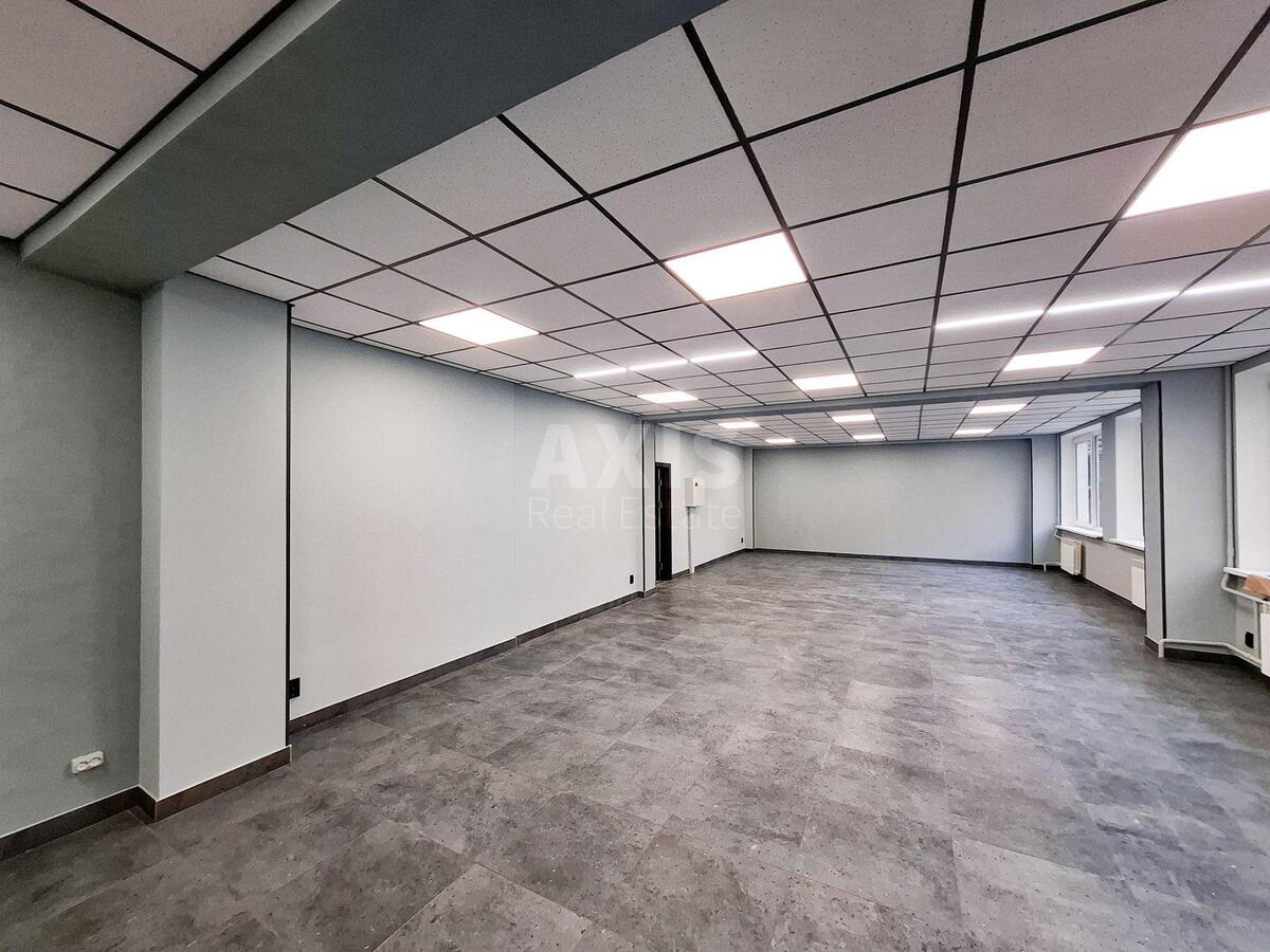 Office bul. Lesi Ukrai'nky 34, 317m24