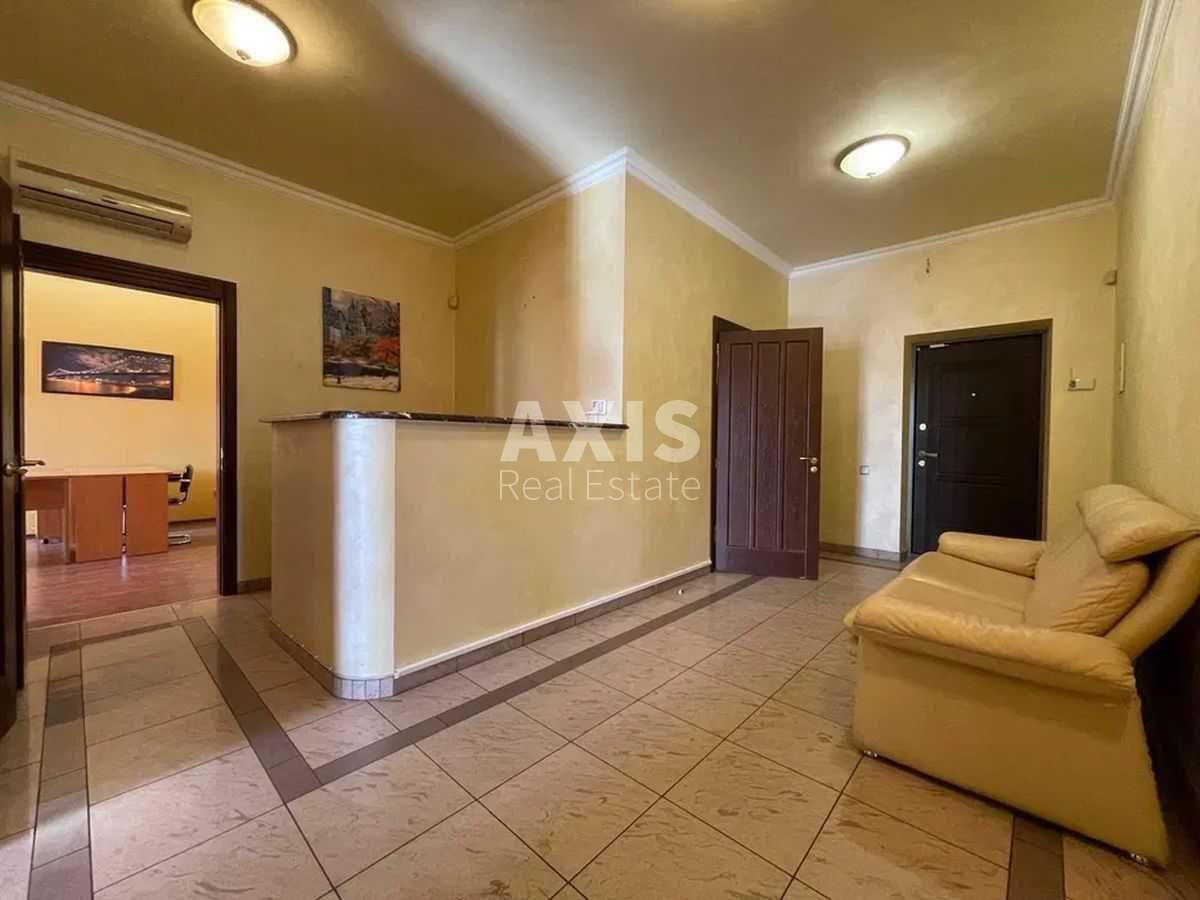 Office vul. Rustaveli Shota 44, 180m25981412