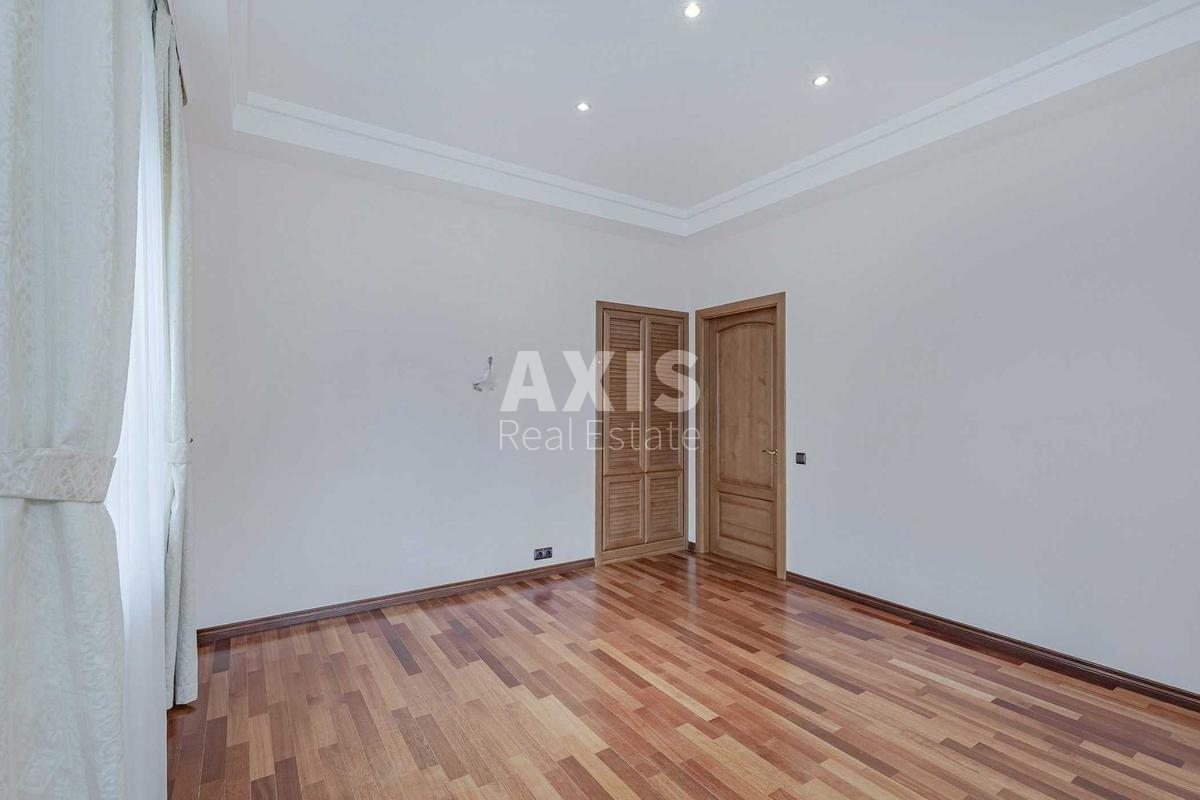 4k apartment vul. Mazepy Ivana 101