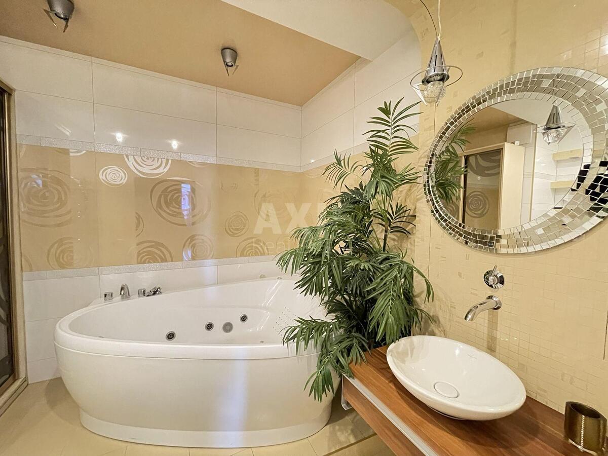 3k apartment vul. Ushakova Mykoly 1А6