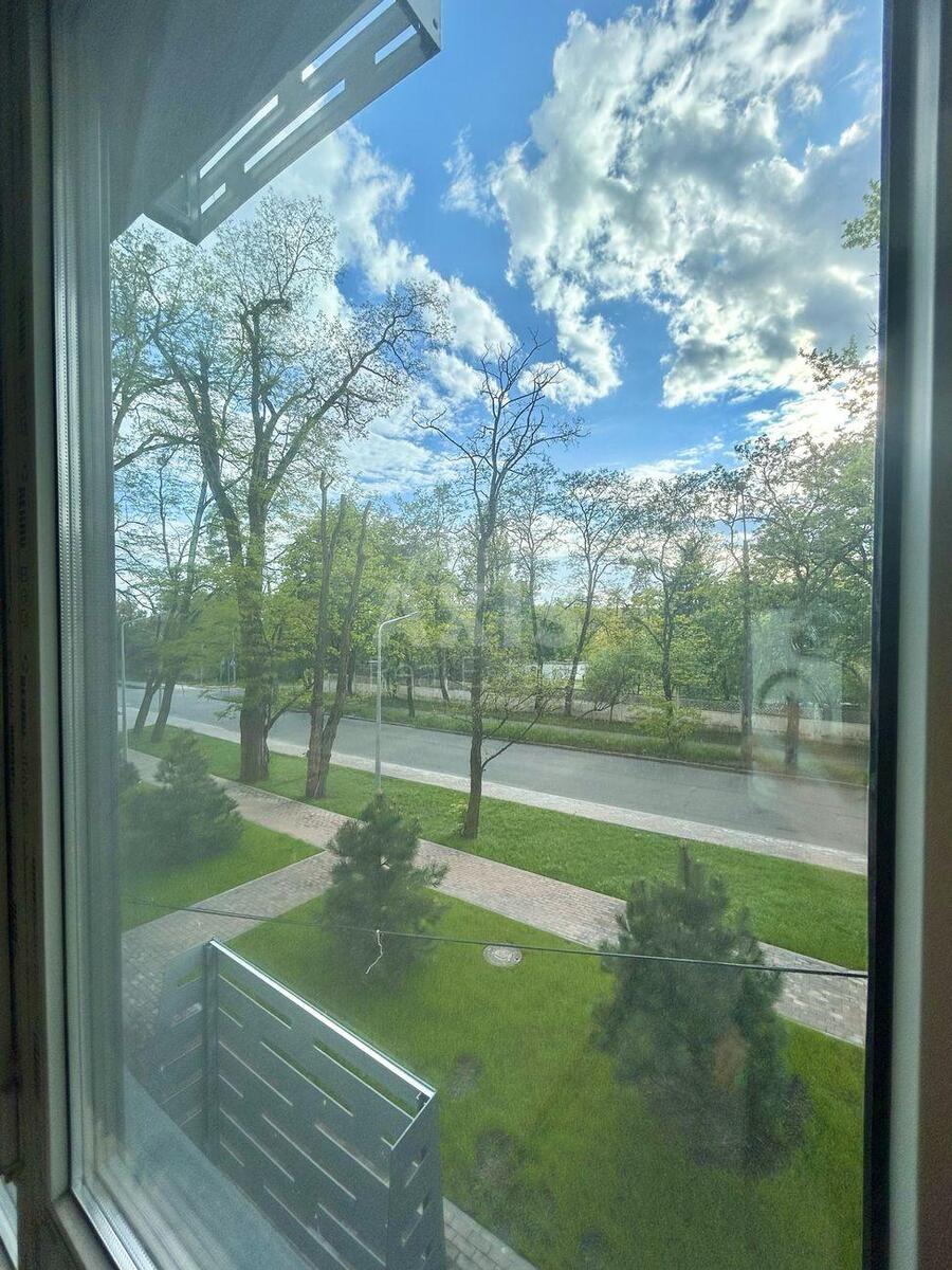 Service object vul. Zhyvopysna 3, 102m25768611
