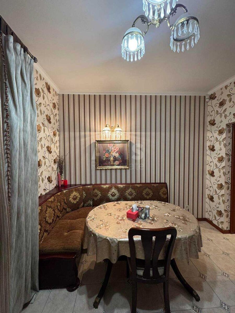 1k apartment vul. Ahmatovoi' Anny 7/151