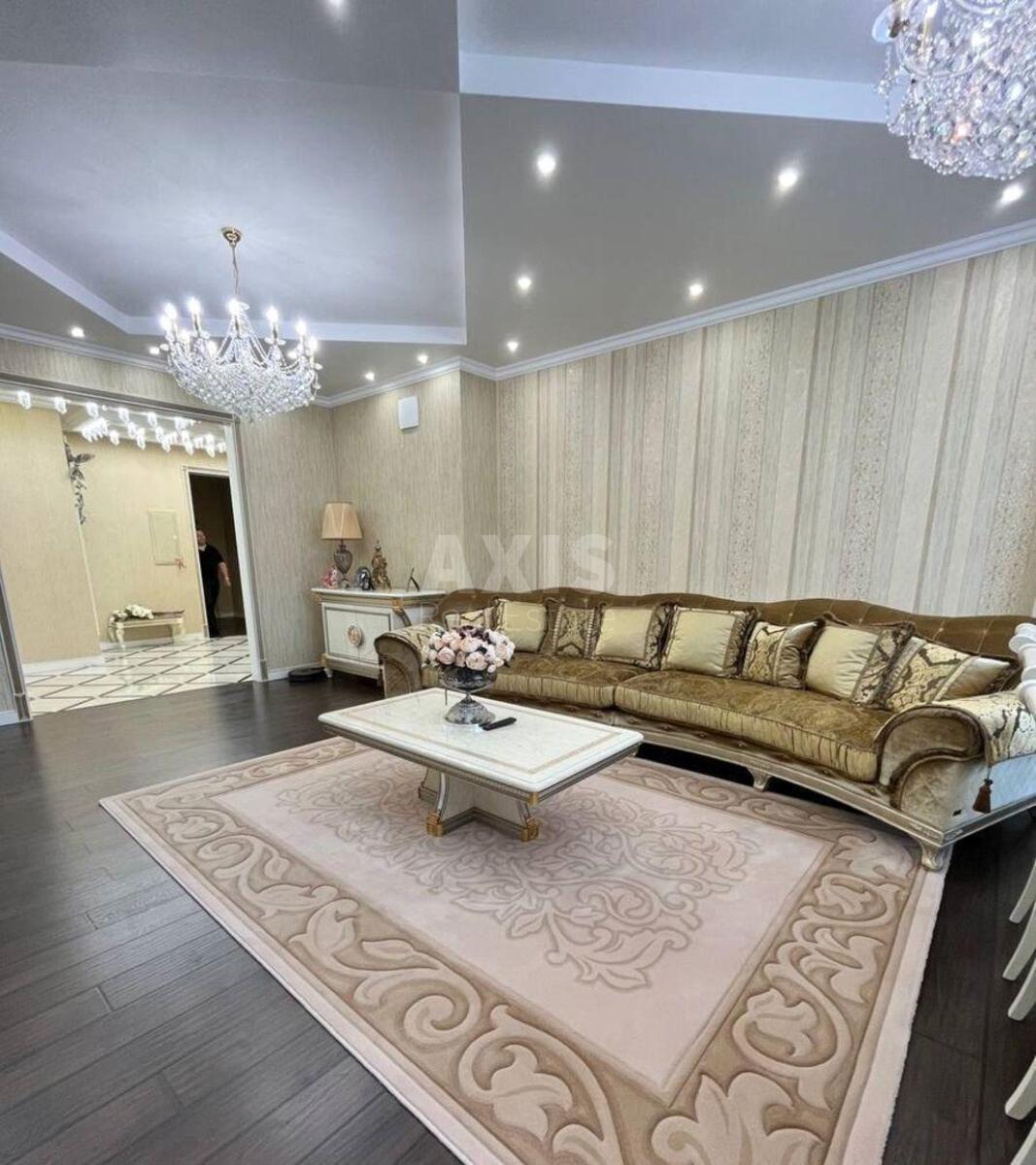 4k apartment vul. Strutyns'kogo Sergija 27