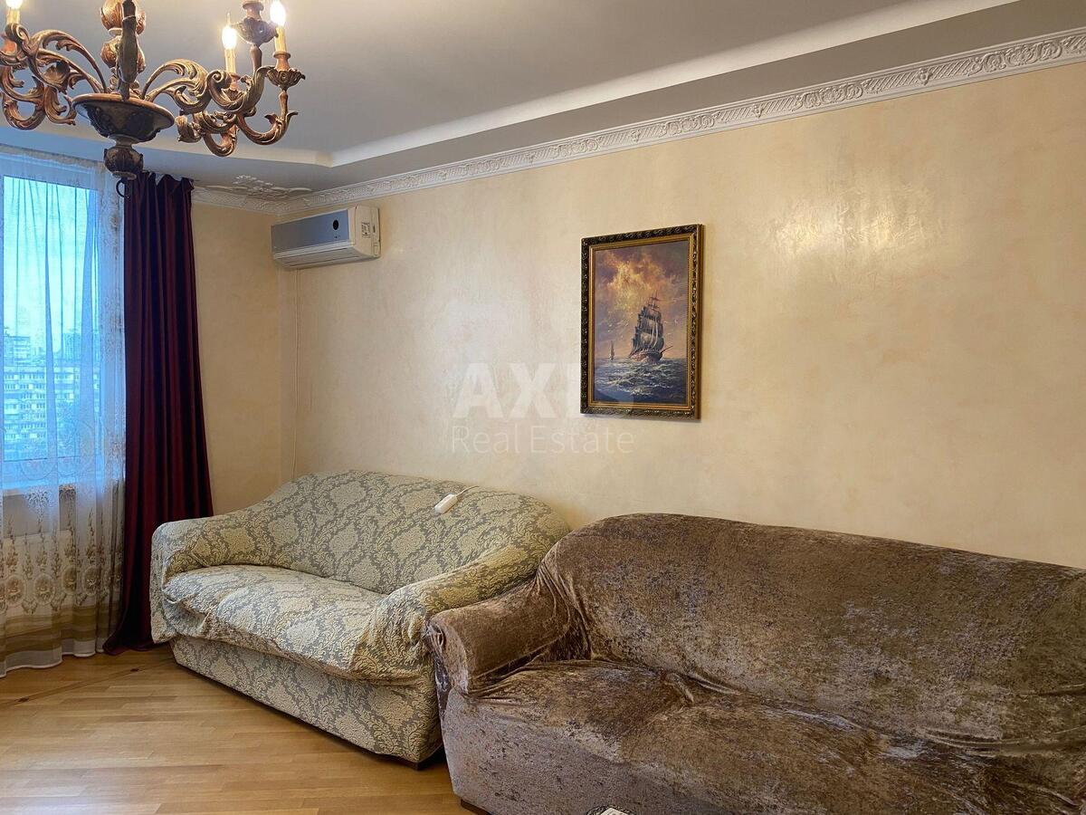 3k apartment pr-t Bazhana Mykoly 1М2